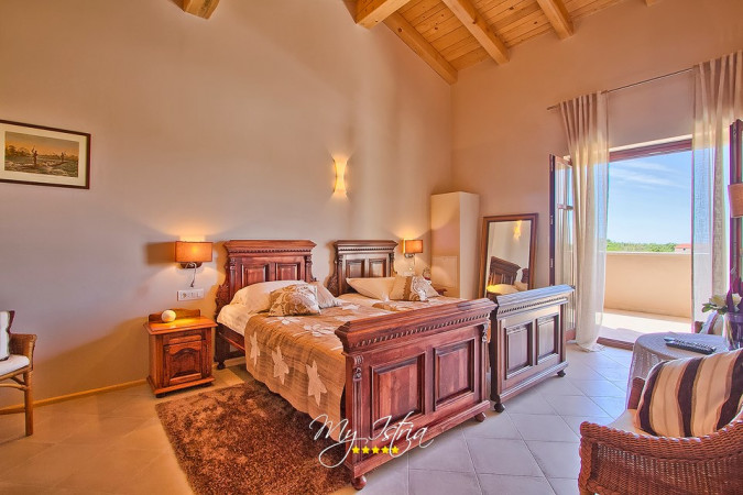 Bedroom Moscato, Villa Dorotea - country house with pool in south-central Istria Jur&scaron;ići