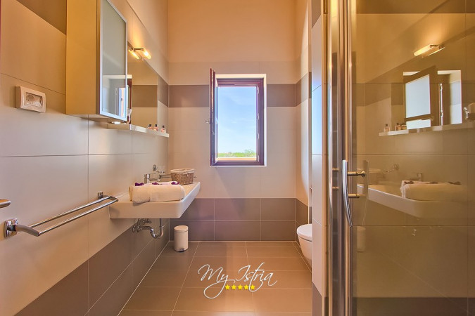 Bedroom Moscato, Villa Dorotea - country house with pool in south-central Istria Jur&scaron;ići