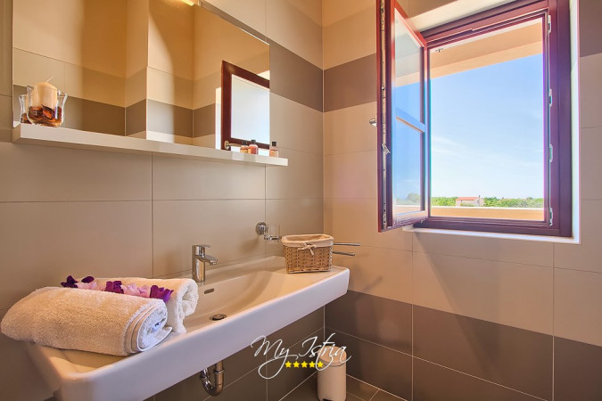 Bedroom Moscato, Villa Dorotea - country house with pool in south-central Istria Jur&scaron;ići